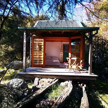 Manaaki Mai, Rustic Retreat Bush Cabin Christchurch Dış mekan fotoğraf